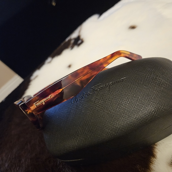 Salvatore Ferragamo Sunglasses - Picture 8 of 11